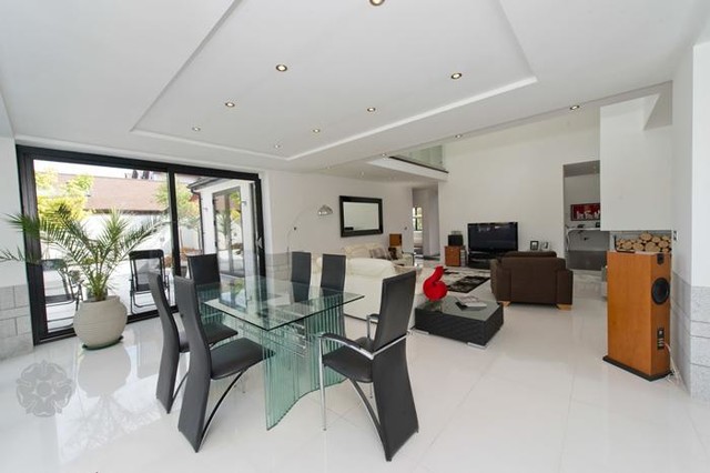 Bungalow Conversion modern-esszimmer