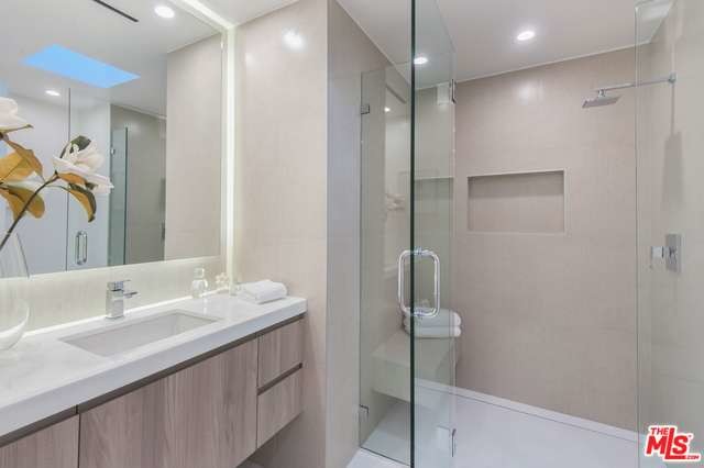 Bath modern-badezimmer