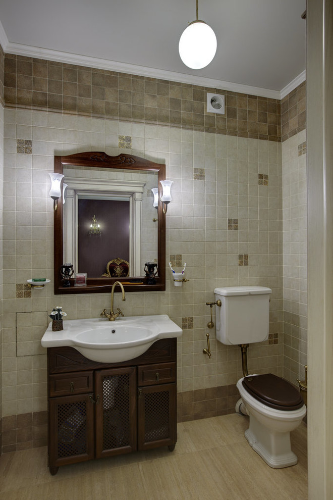 Transitional bathroom in Moscow.