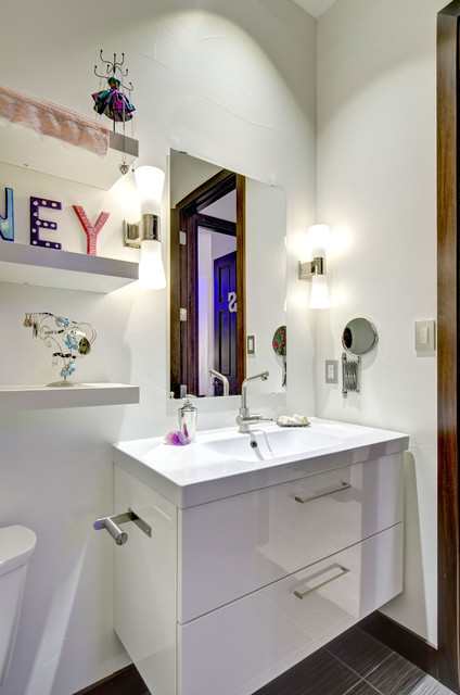 Basement Bathroom Vanity trendy-badevaerelse