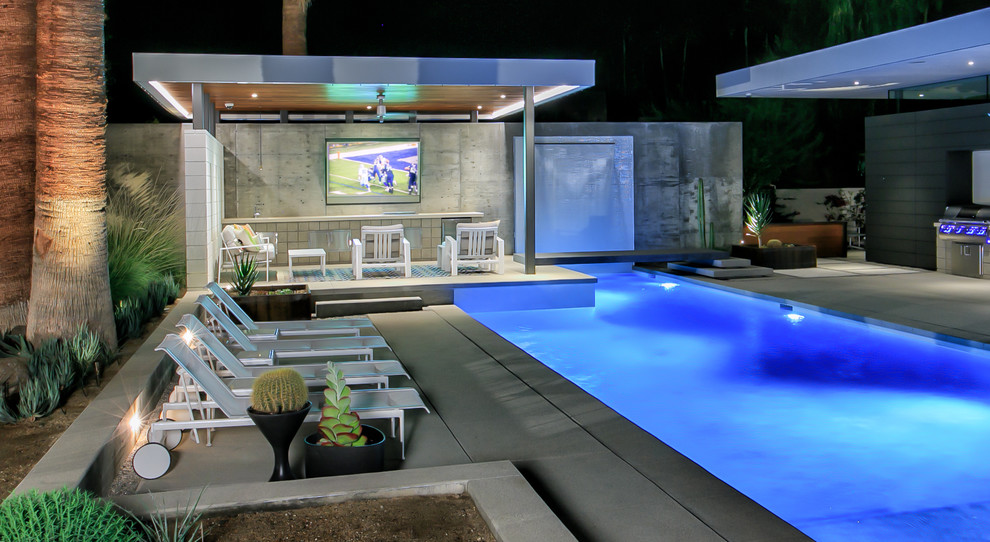 Design ideas for a contemporary pool in San Diego.
