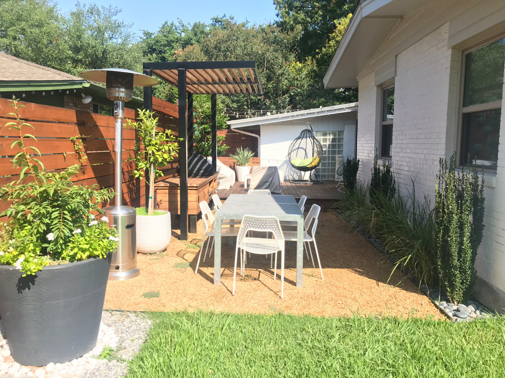 Modern Outdoor Kitchen Space