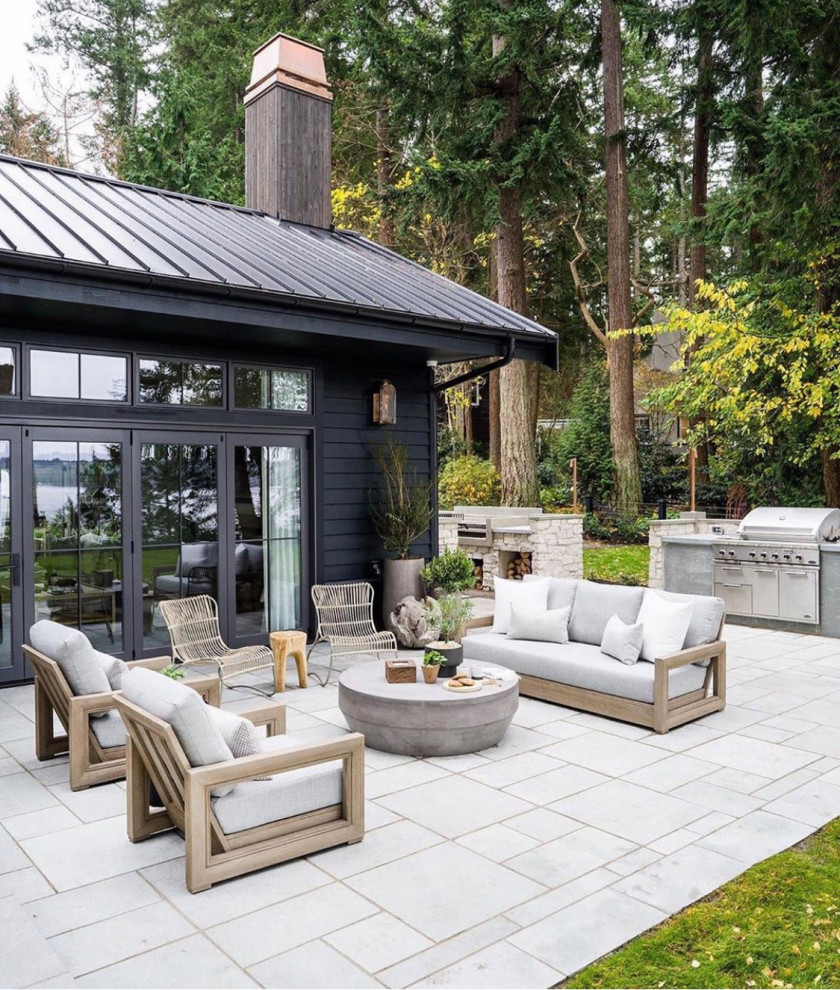 Inspiration for a modern home design remodel in Seattle