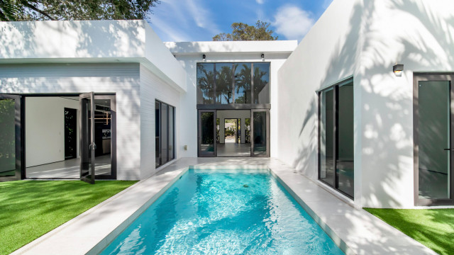 BISCAYNE PARK modern-pools