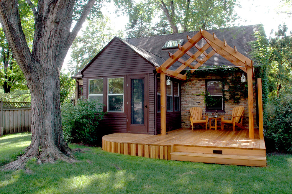 Small traditional exterior in Minneapolis.