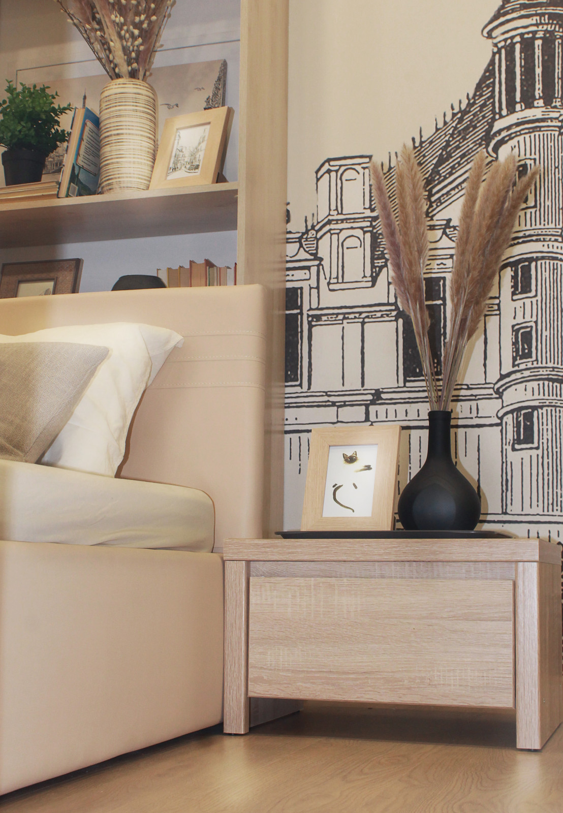 Спальня в бежевых тонах