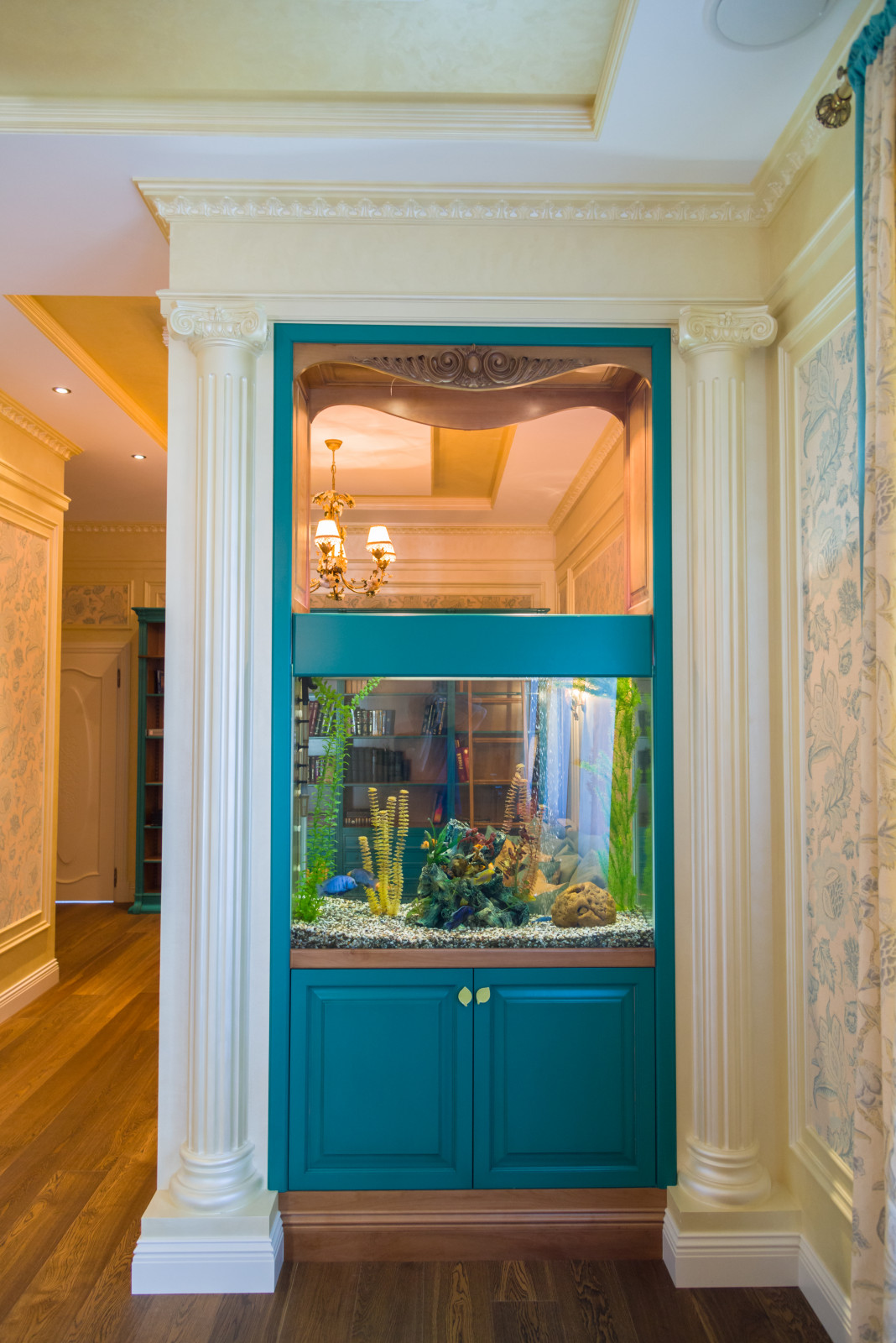 Интерьер дома в классическом стиле (500 кв м)