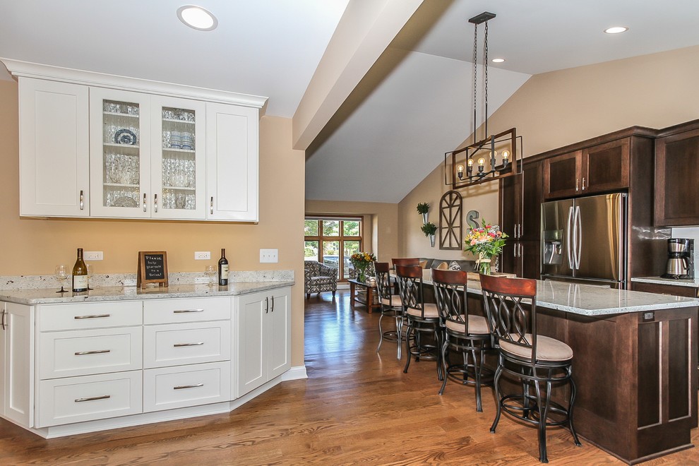 Inspiration for a transitional home design remodel in Chicago