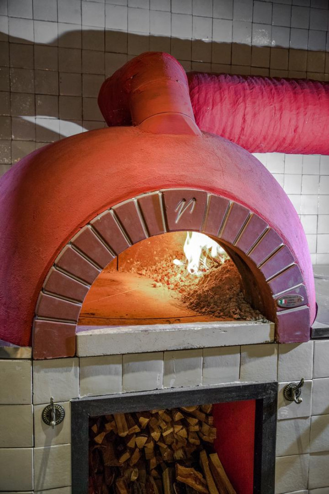 Пицца печь Valoriani для пиццерии Roni