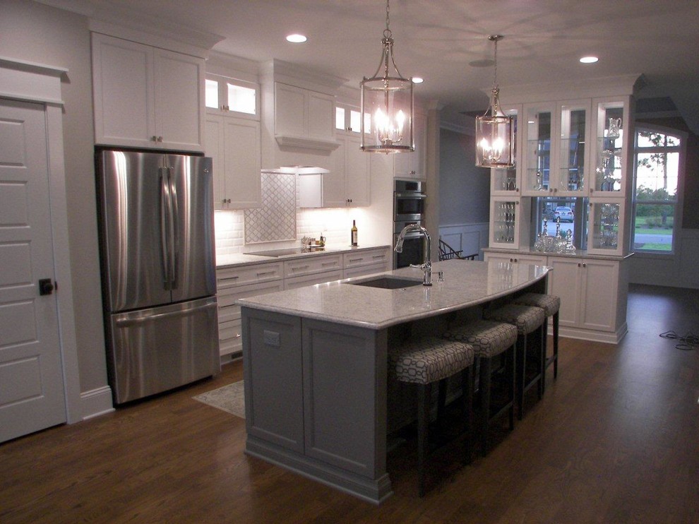 Kitchen - kitchen idea in Chicago