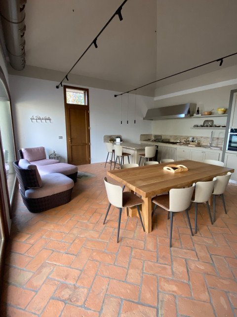 Dependance villa privata rustikal-esszimmer