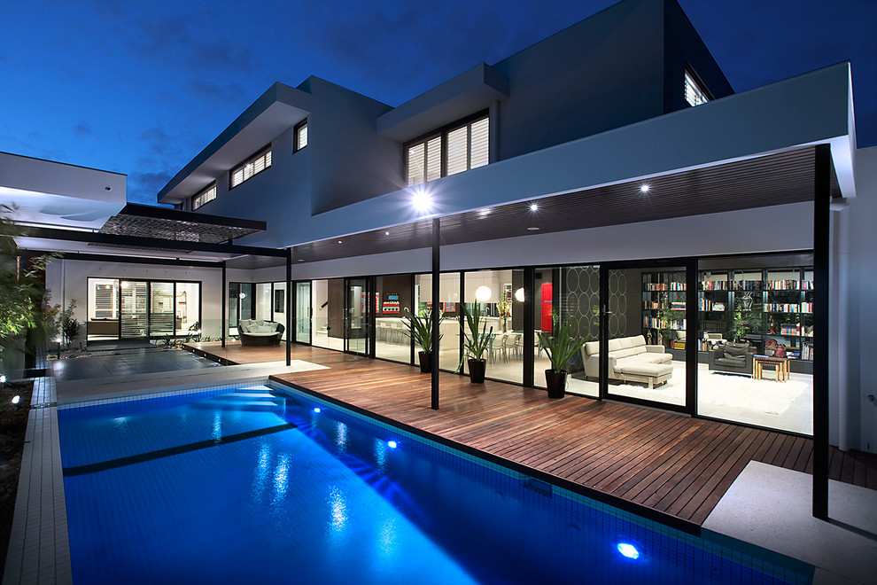 Inspiration for a contemporary home design in Melbourne.