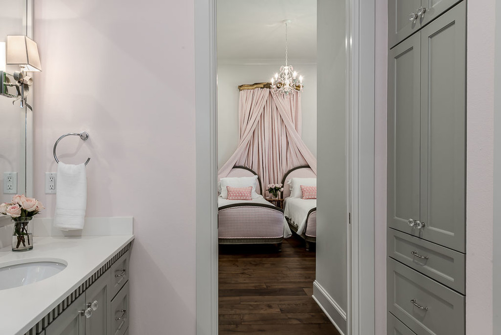 Home design - transitional home design idea in Austin