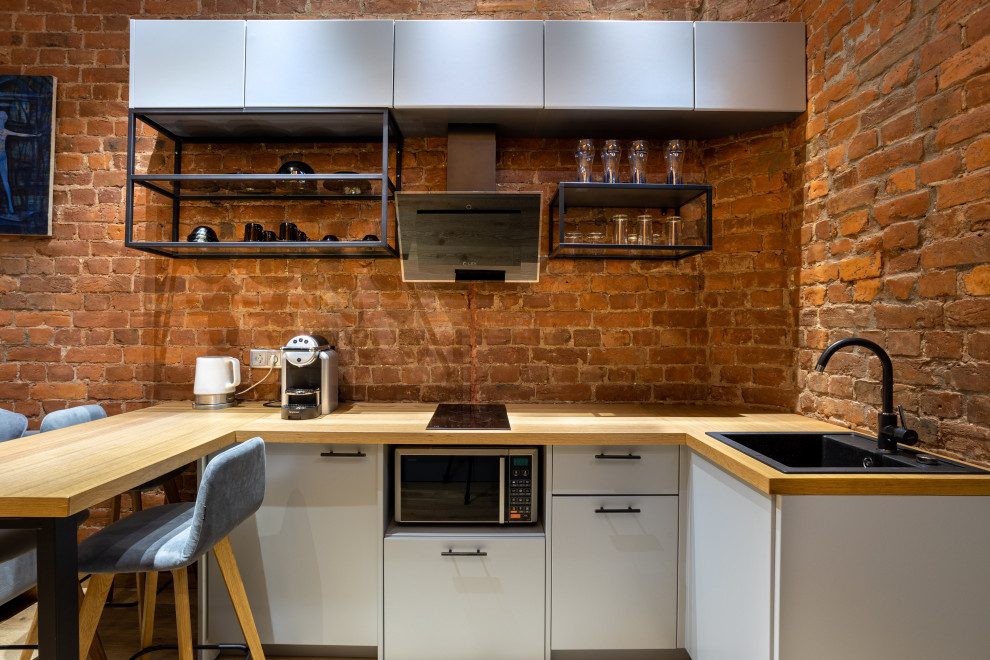 Объект в старом фонде на Таврической улице(г. Санкт-Петербург)