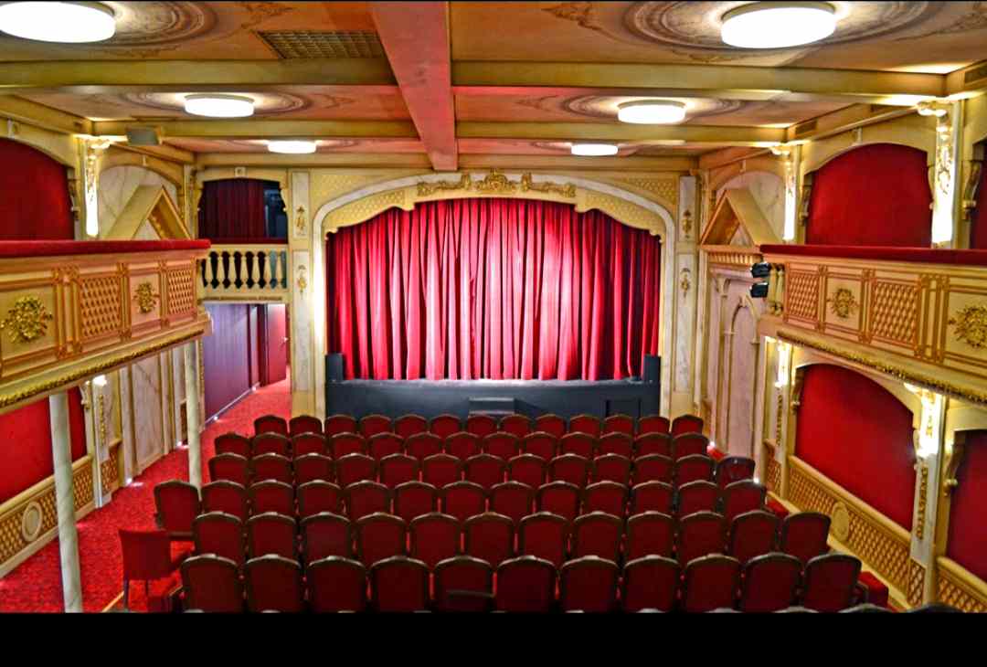 Théâtre 100 Noms