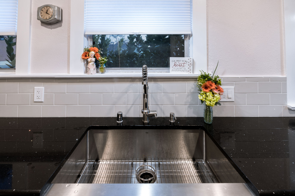 Clinton Kitchen