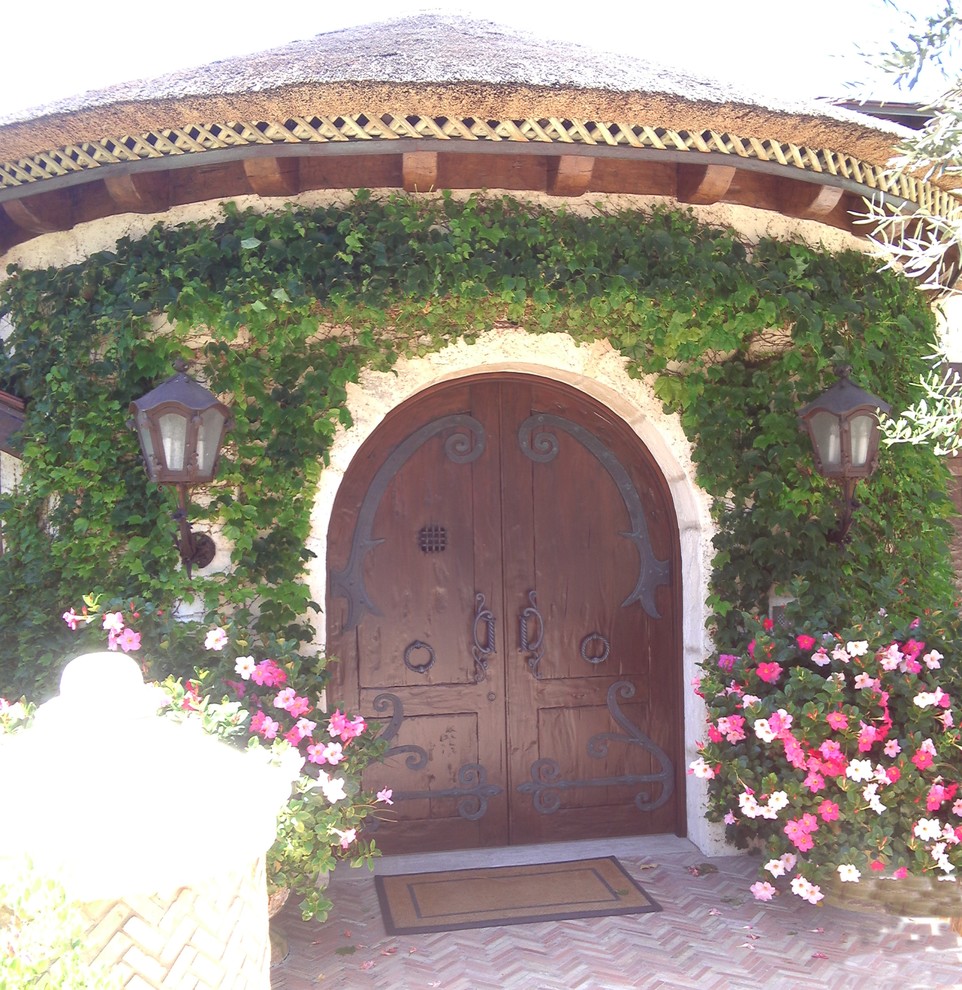 This is an example of a country entryway in San Diego.