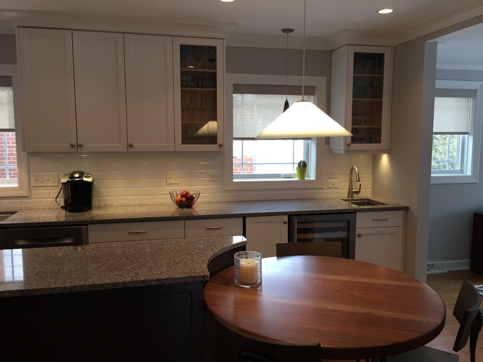 Inspiration for a transitional kitchen remodel in Chicago
