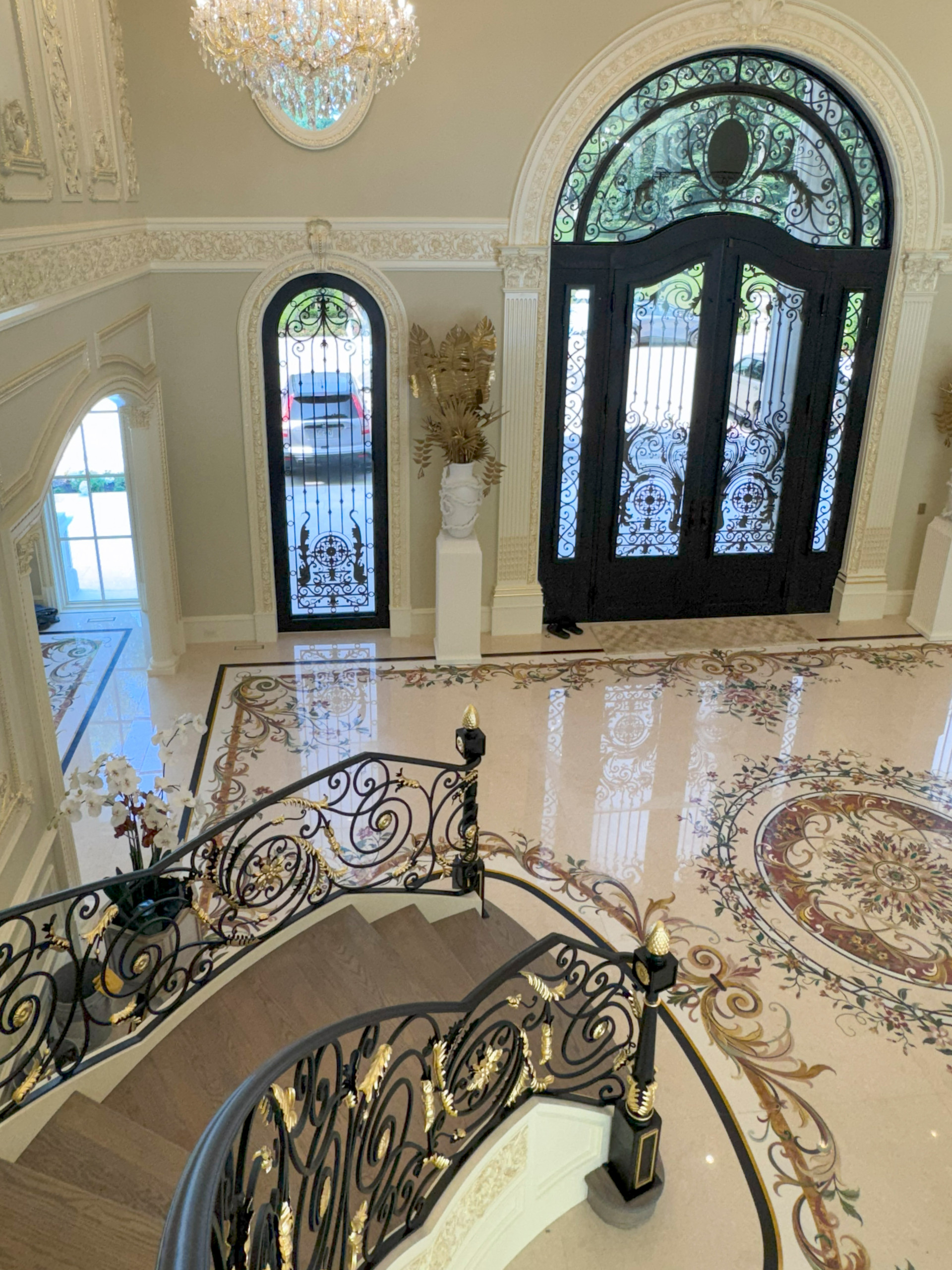 135_Vibrant Staircase with Touch of Historic Grandeur, Great Falls, VA 22066
