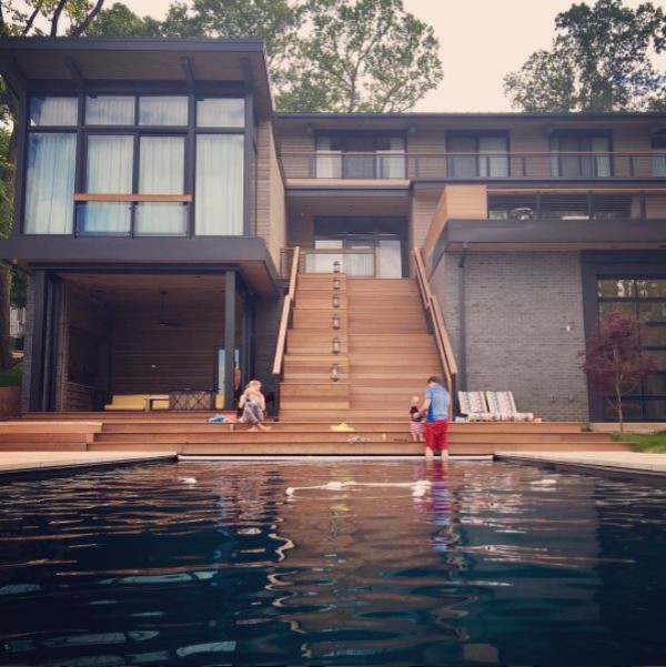 Example of a minimalist pool design in Chicago