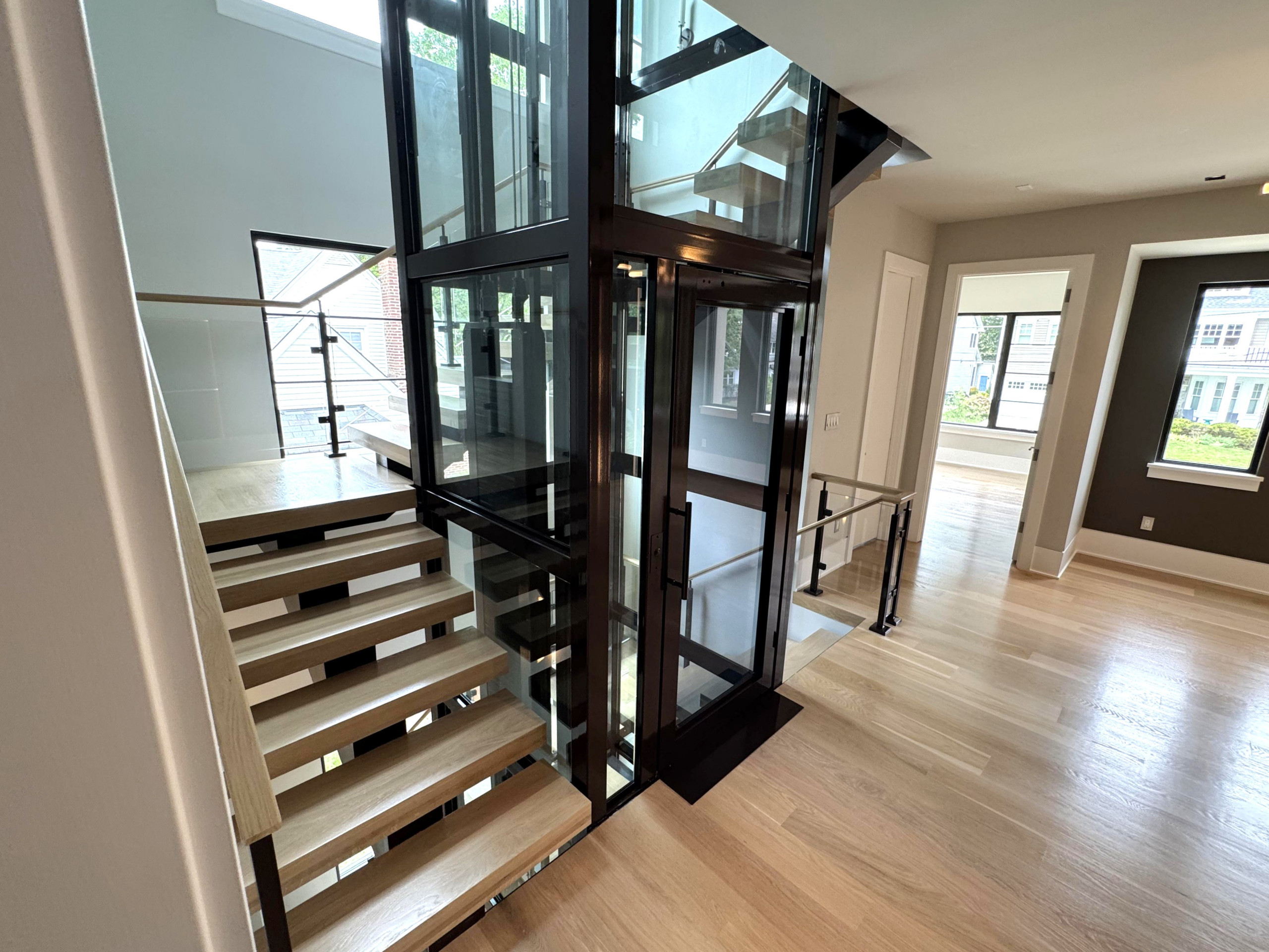 136_Modern Mono-Beam Encircling Glass Elevator, Bethesda, MD 20814