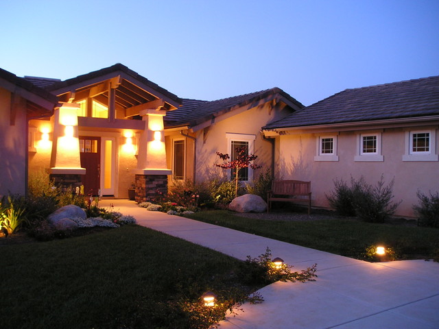 Fallbrook Residence klassisk-fasad
