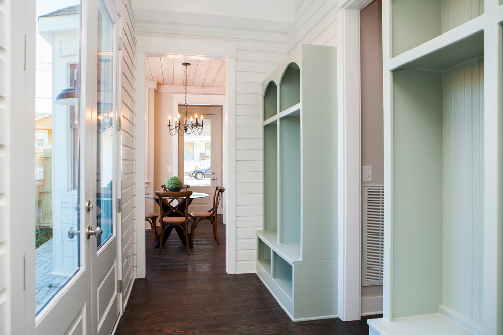 Inspiration for a traditional hallway in Nashville.