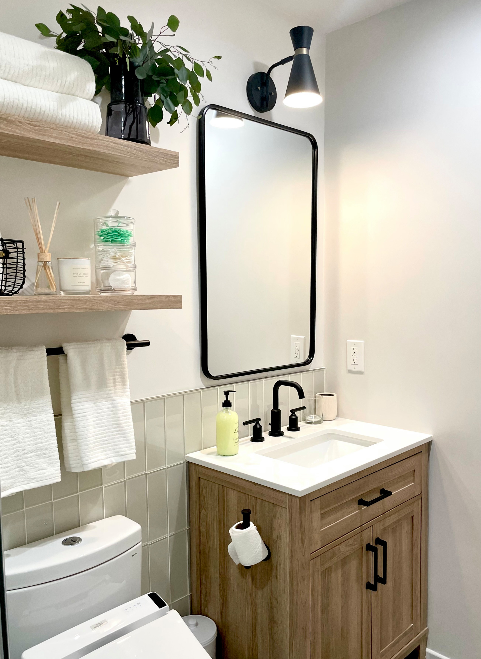 The new Guest Bathroom - Bright and modern with black and wood details