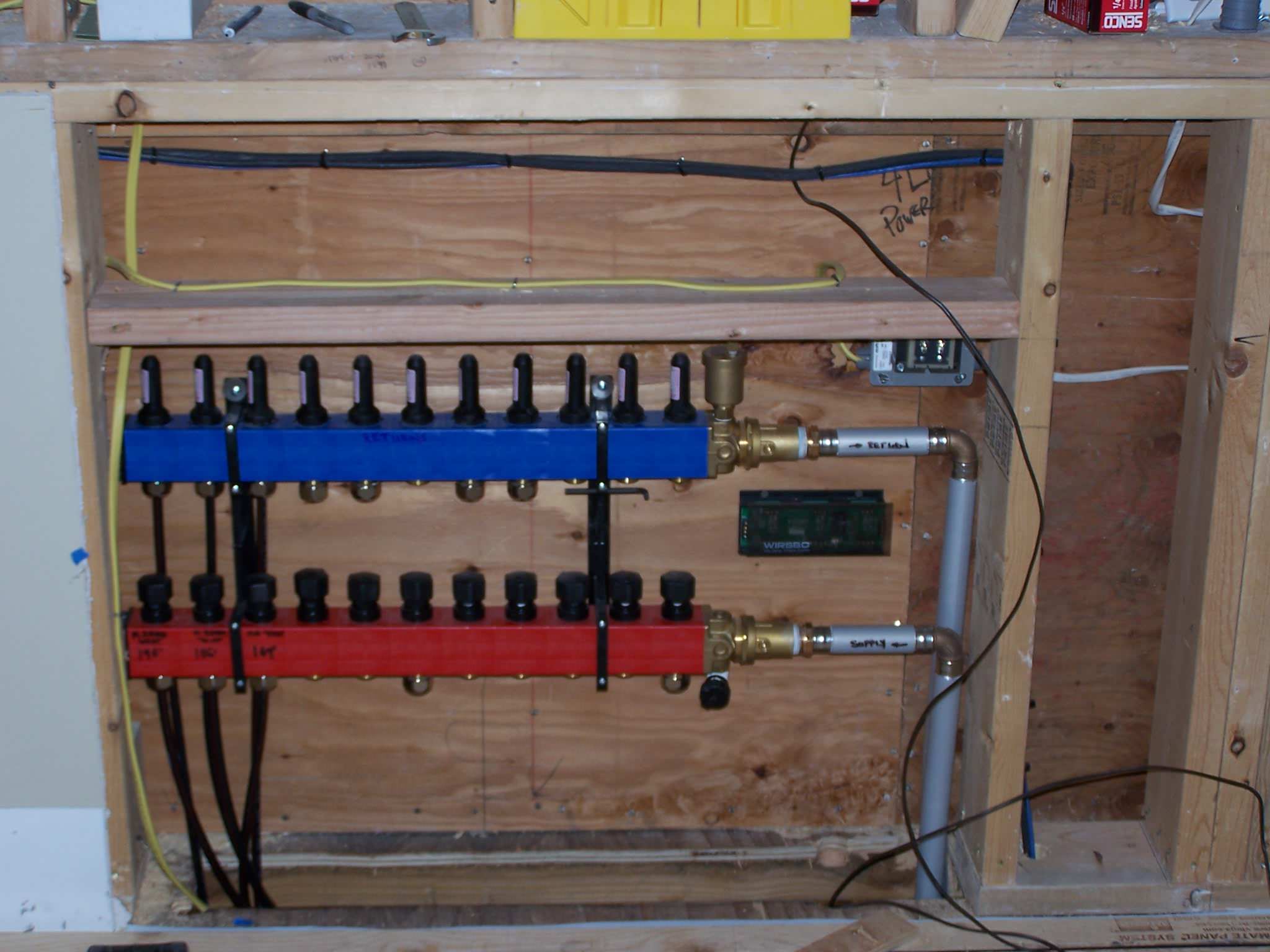Expandable zone manifolds