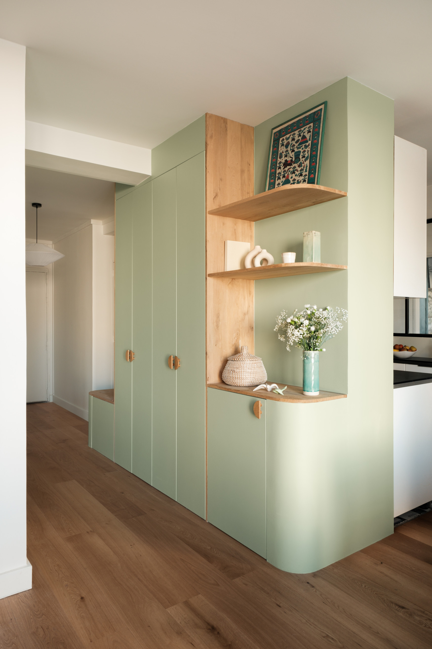 Rénovation colorée d’un appartement années 50