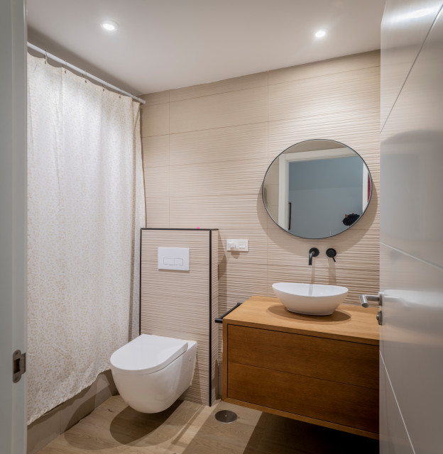 La monera mediterranean-bathroom