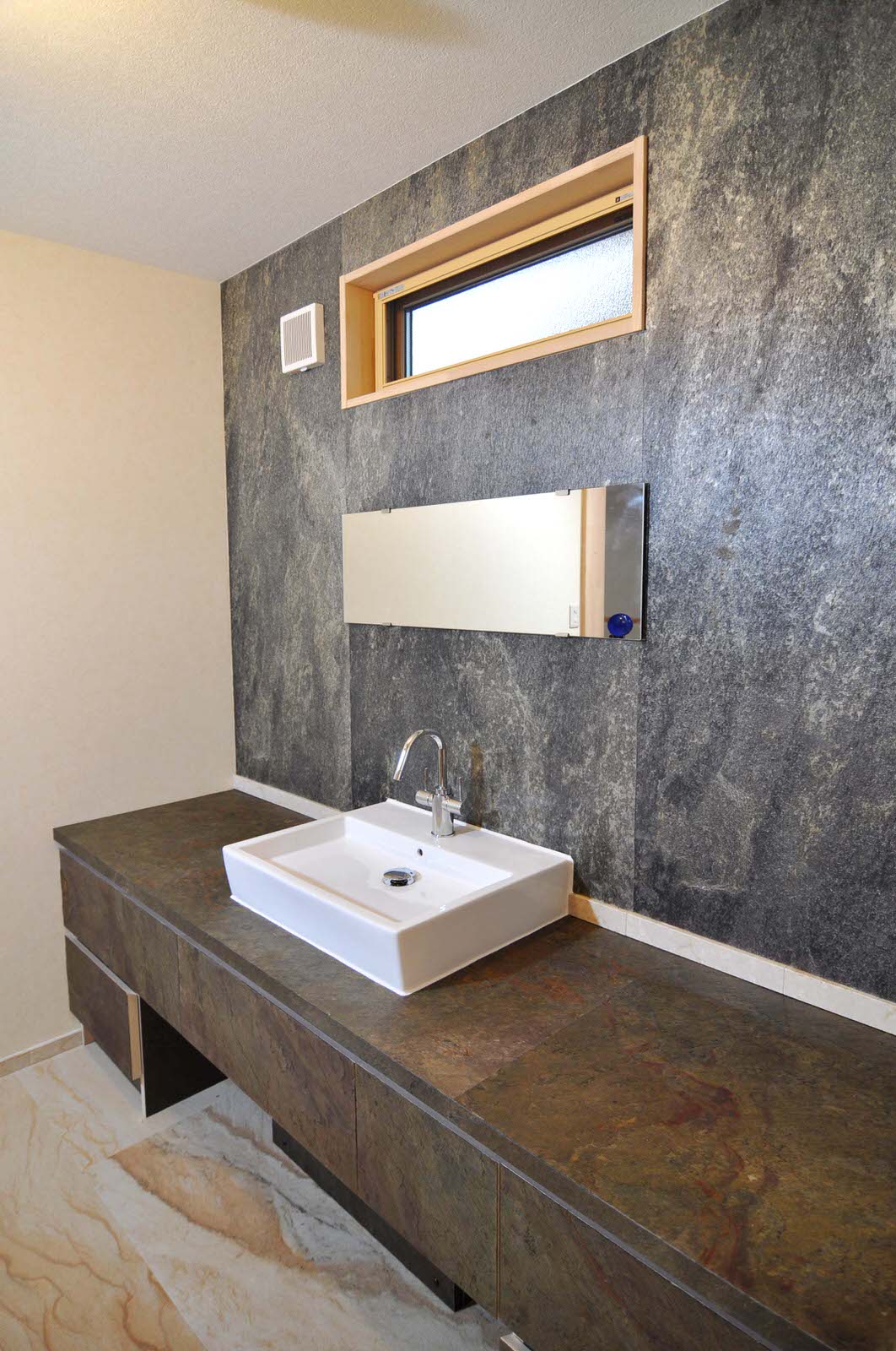 Каменный шпон в интерьере