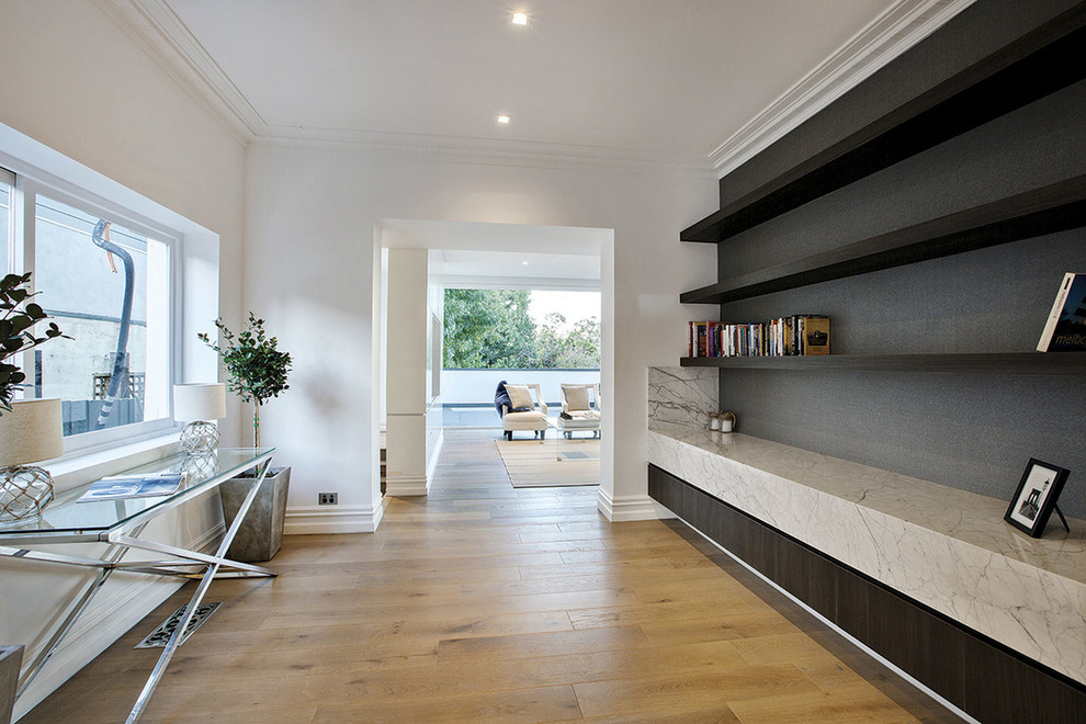 This is an example of a modern home office in Melbourne.