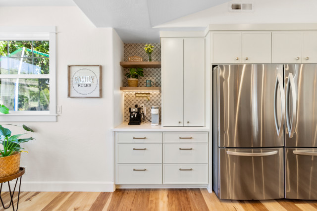 Functional & Bright Kitchen Remodel di-transizione