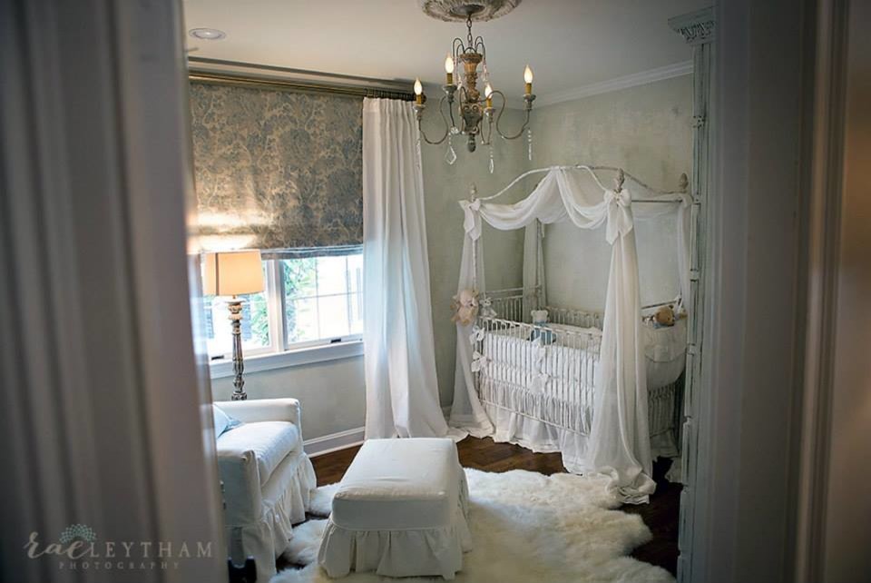 Inspiration for a traditional gender-neutral kids' bedroom in Boston.