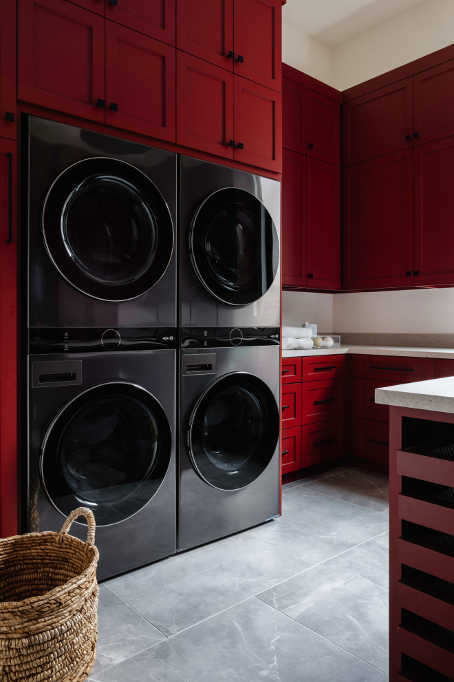 Laundry room - contemporary laundry room idea in Houston