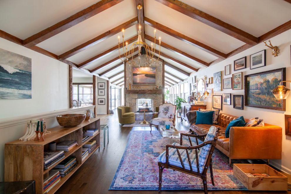 Example of a transitional home design design in Atlanta