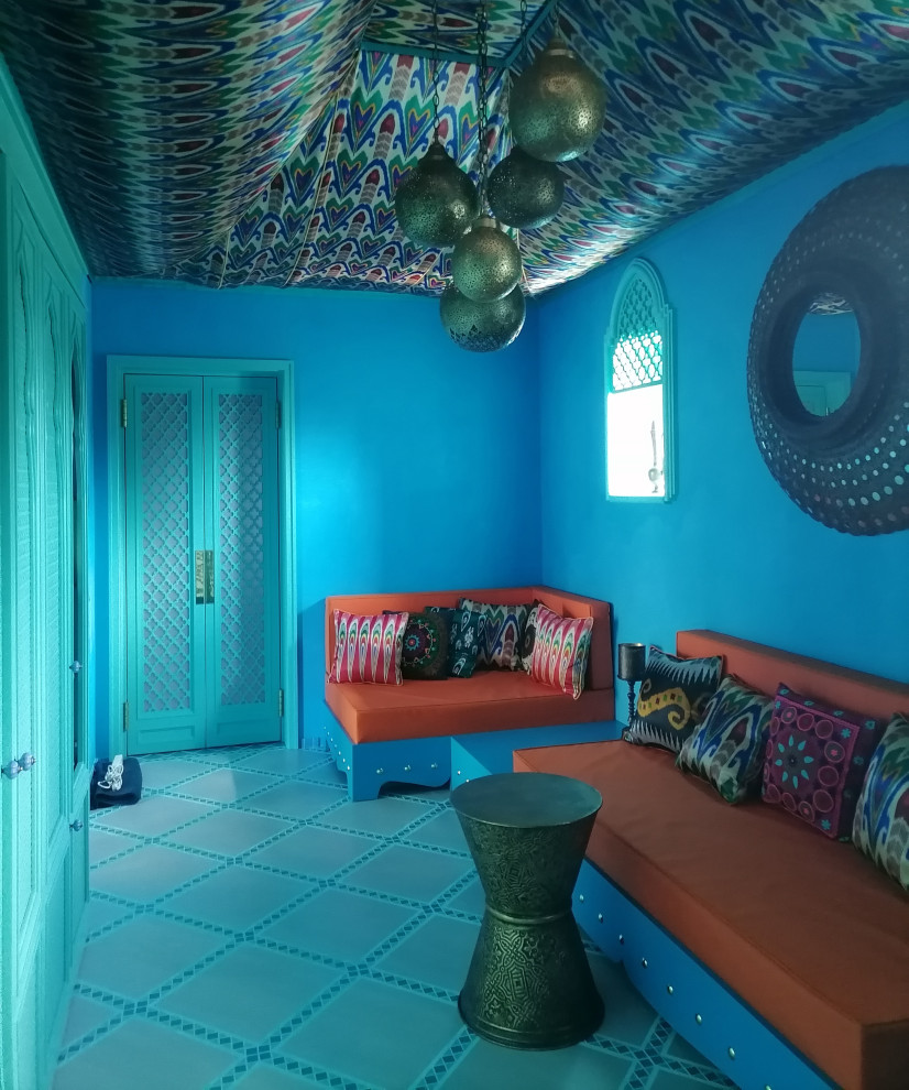 Интерьер дома в восточном стиле с бассейном и хаммамом