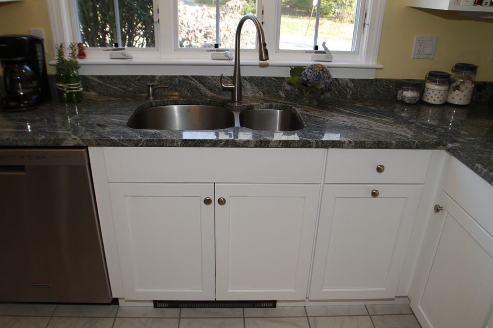 Example of a transitional kitchen design in Boston