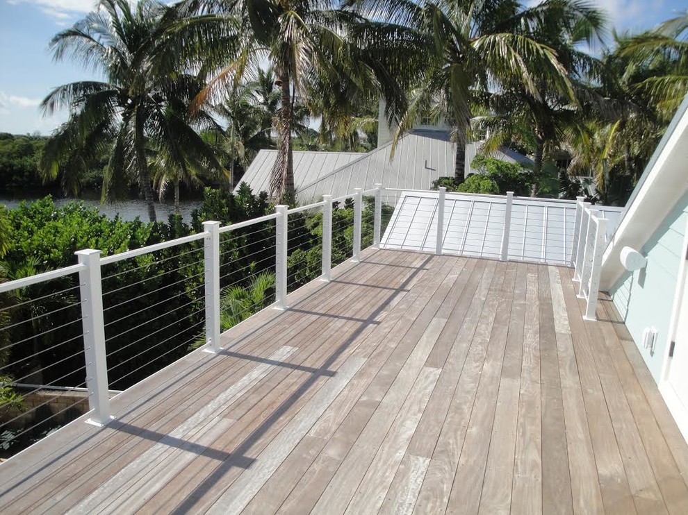 Cable Railing Beach Style Deck Tampa by Mullet's Aluminum Products