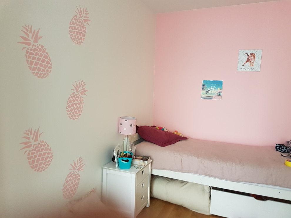 Idées déco pour chambre d'enfant for ados and fille With un mur rose and parquet clair.