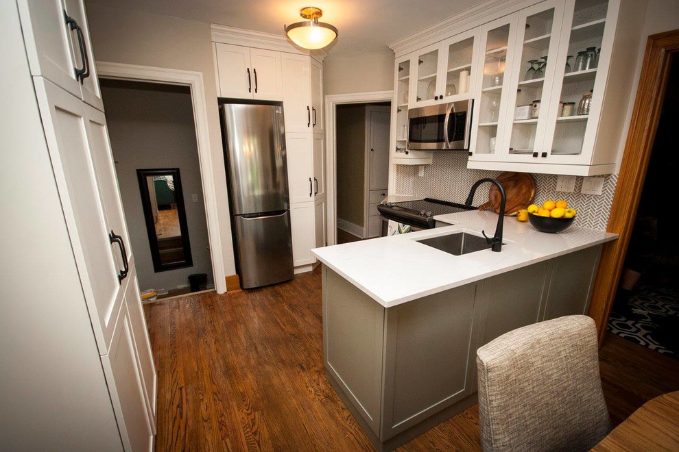 Kitchen - transitional kitchen idea