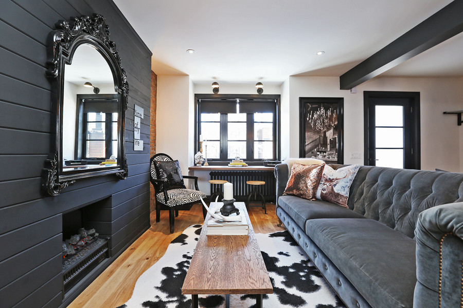 This is an example of an industrial living room in Toronto.