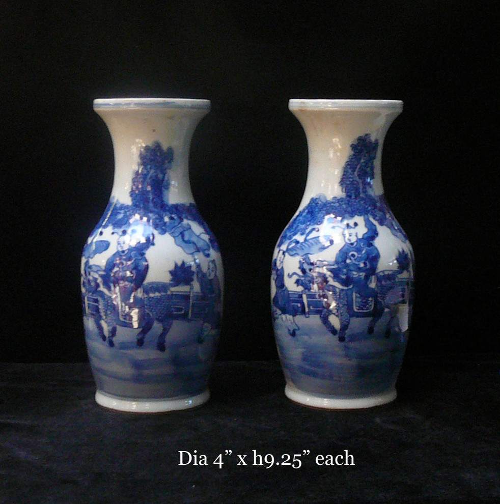 2 Chinese Porcelain Blue & White Small Vases