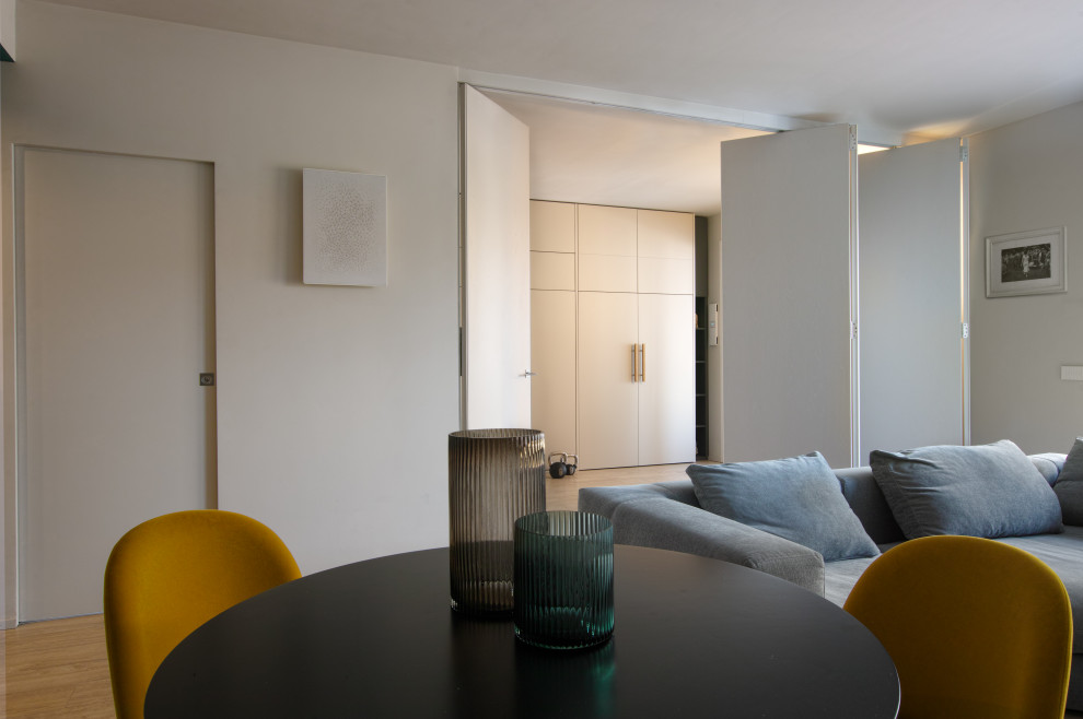 Appartamento flessibile con parete mobile e terrazzo abitabile – Milano Magenta