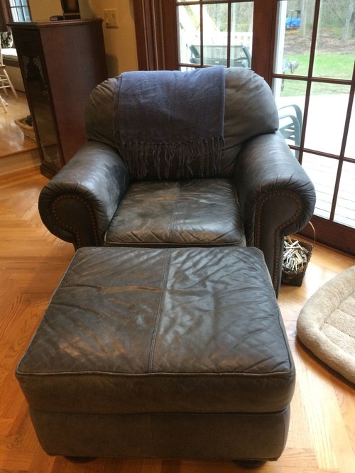 Does this leather sofa look tastefully aged or trashed?