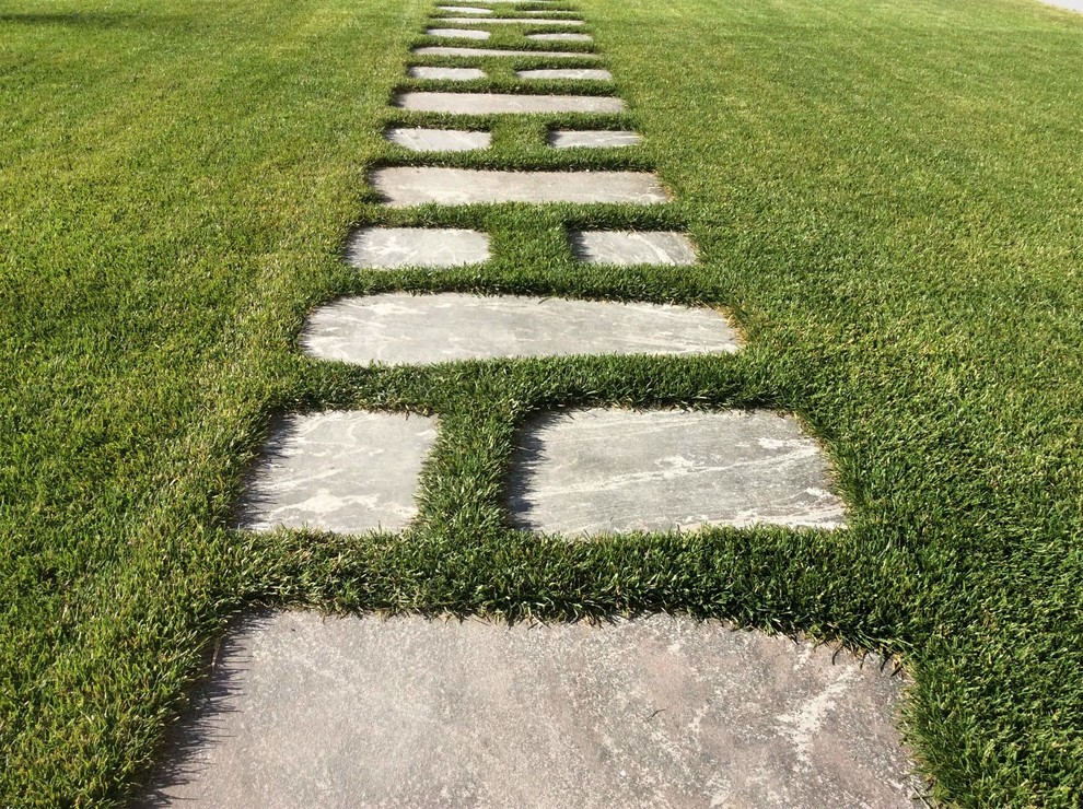 HI-TECH на обломках мегалитового комплекса