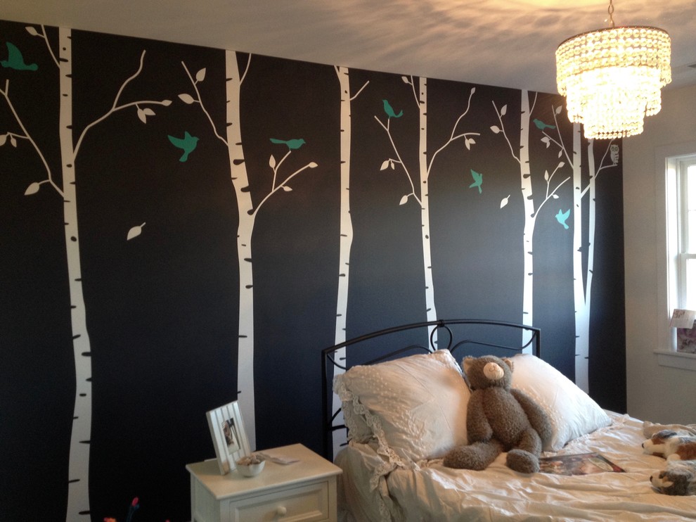 Design ideas for a mid-sized modern kids' bedroom for kids 4-10 years old and girls in Other with multi-coloured walls.