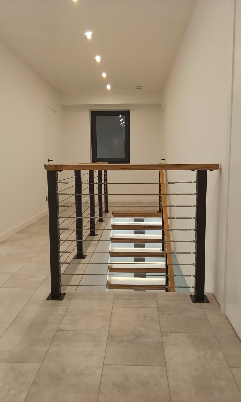 Лестница в стиле LOFT центральной балке