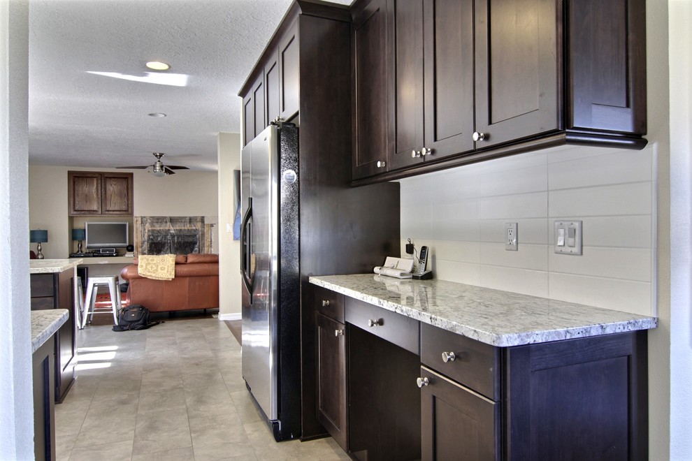 Example of a transitional kitchen design in Phoenix